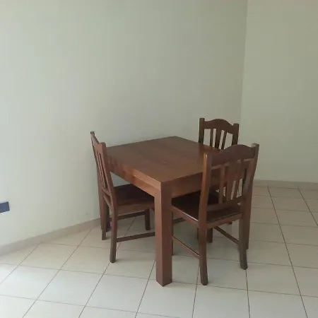 アパート Remzi Apartament