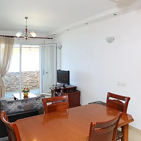 Remzi Apartament アパート *