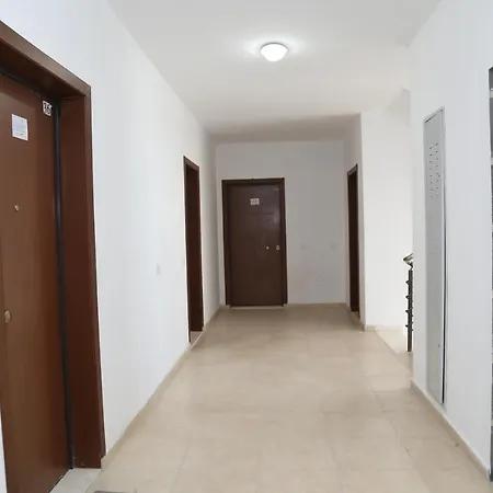 Apartment Remzi Apartament *