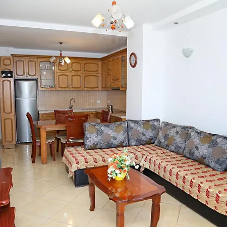 Apartment Remzi Apartament *