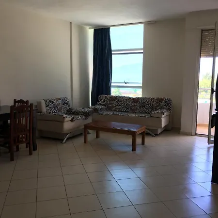 Remzi Apartament アパート Vlorë
