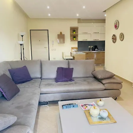 Remzi Apartament アパート