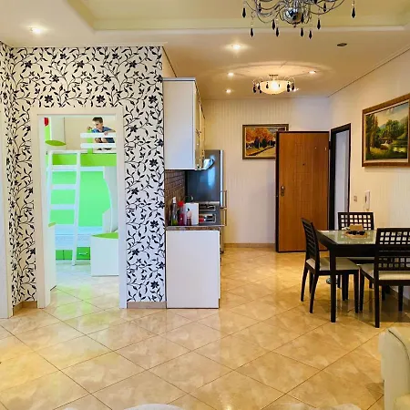 Remzi Apartament アパート Vlorë