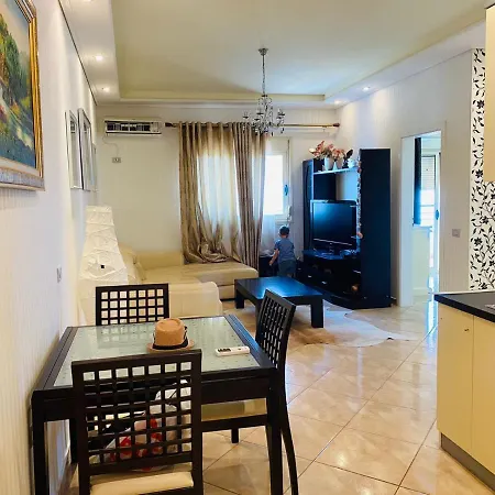 Remzi Apartament アパート Vlorë