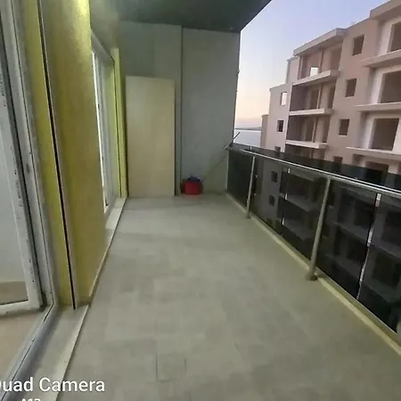 Remzi Apartament アパート *