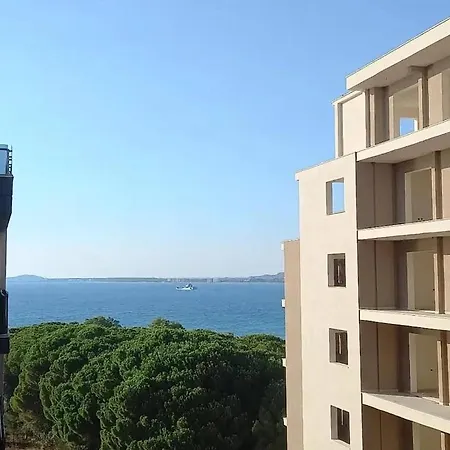 アパート Remzi Apartament Vlorë