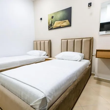 Remzi Apartament アパート *
