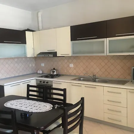 Remzi Apartament アパート *